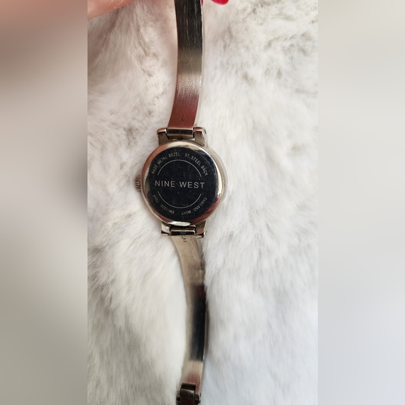 Nine West silver watch with blue face - Picture 6 of 10